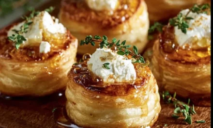Goat Cheese and Honey Bites: A Scrumptious 5-Minute Appetizer