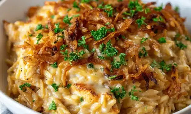 French Onion Chicken Orzo Casserole – An Unforgettable 30-Minute Meal